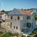 Ocean's Serenity Villa *