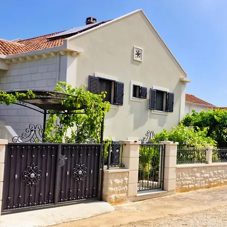 Ocean's Serenity Вилла Супетар